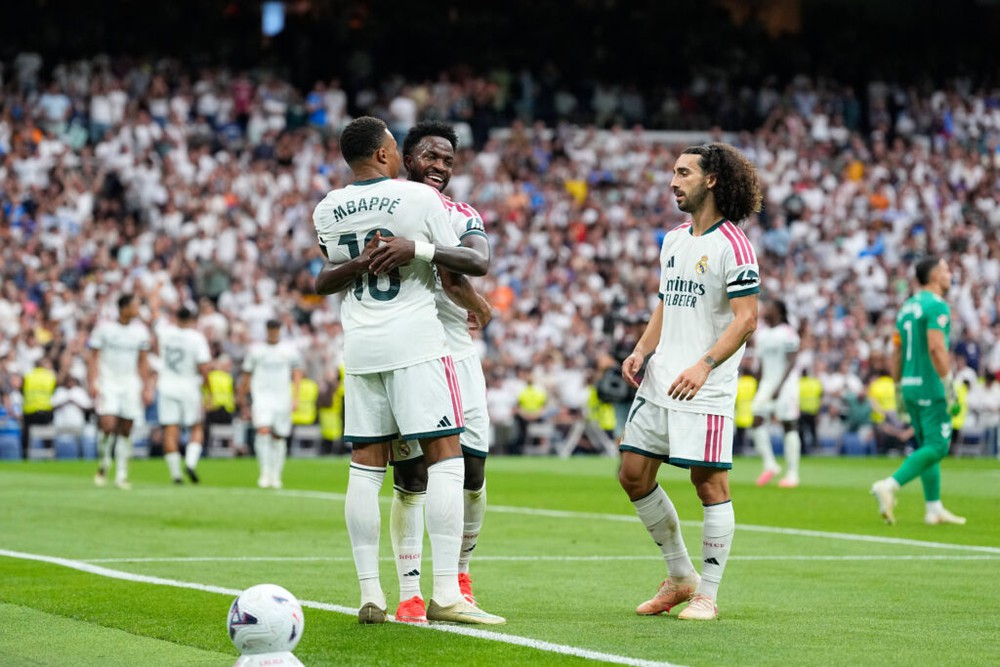 Real Madrid: Mourinho cũng thích bóng chết - Ảnh 1. Real Madrid: Mourinho cũng thích bóng chết - Ảnh 1.