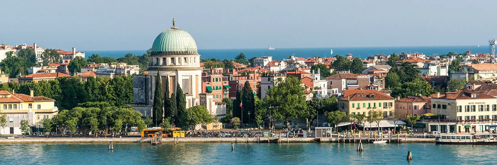 Liên hoan phim Venice 2026: Khi Lido hóa thành sân khấu điện ảnh - Ảnh 2. Liên hoan phim Venice 2026: Khi Lido hóa thành sân khấu điện ảnh - Ảnh 2.