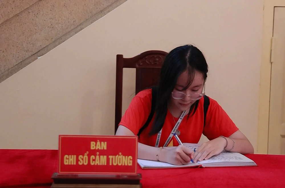 Ngày Quốc khánh: Nhiều du khách chọn về thăm 48 Hàng Ngang - nơi Bác viết Tuyên ngôn Độc lập - Ảnh 3.