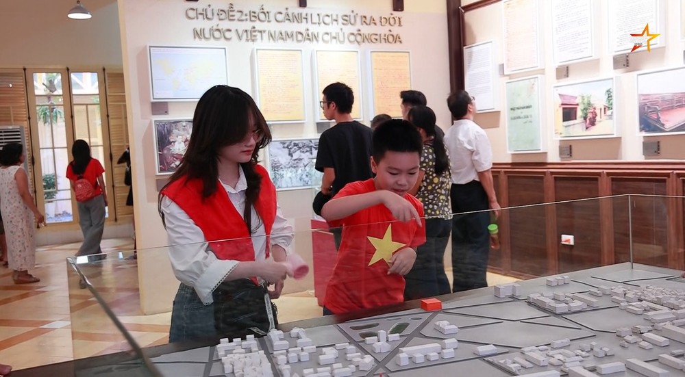 Ngày Quốc khánh: Nhiều du khách chọn về thăm 48 Hàng Ngang - nơi Bác viết Tuyên ngôn Độc lập - Ảnh 4.