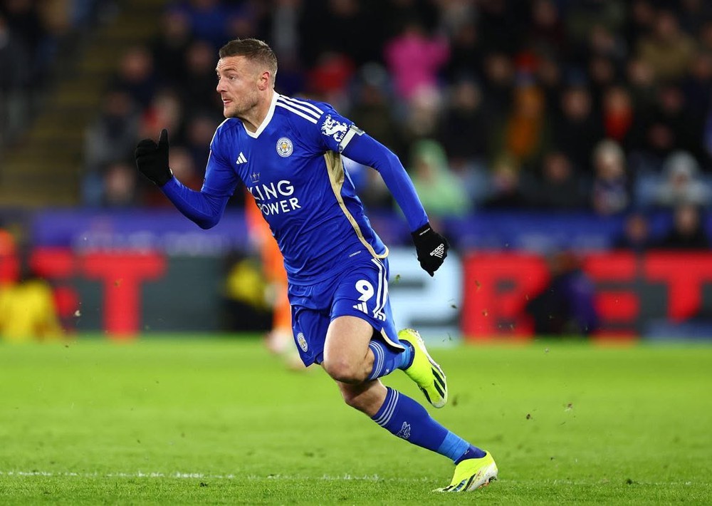 Vardy ghi 24 bàn trong mùa giải lịch sử giúp Leicester vô địch Premier League năm 2016. Ảnh: FBNV Vardy ghi 24 bàn trong mùa giải lịch sử giúp Leicester vô địch Premier League năm 2016. Ảnh: FBNV