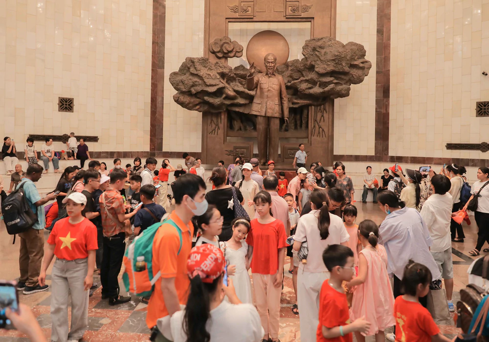 Du lịch dịp nghỉ lễ Quốc khánh 2/9: Nhiều địa phương lượng khách tăng cao, đạt doanh thu nghìn tỷ đồng - Ảnh 3. Du lịch dịp nghỉ lễ Quốc khánh 2/9: Nhiều địa phương lượng khách tăng cao, đạt doanh thu nghìn tỷ đồng - Ảnh 3.