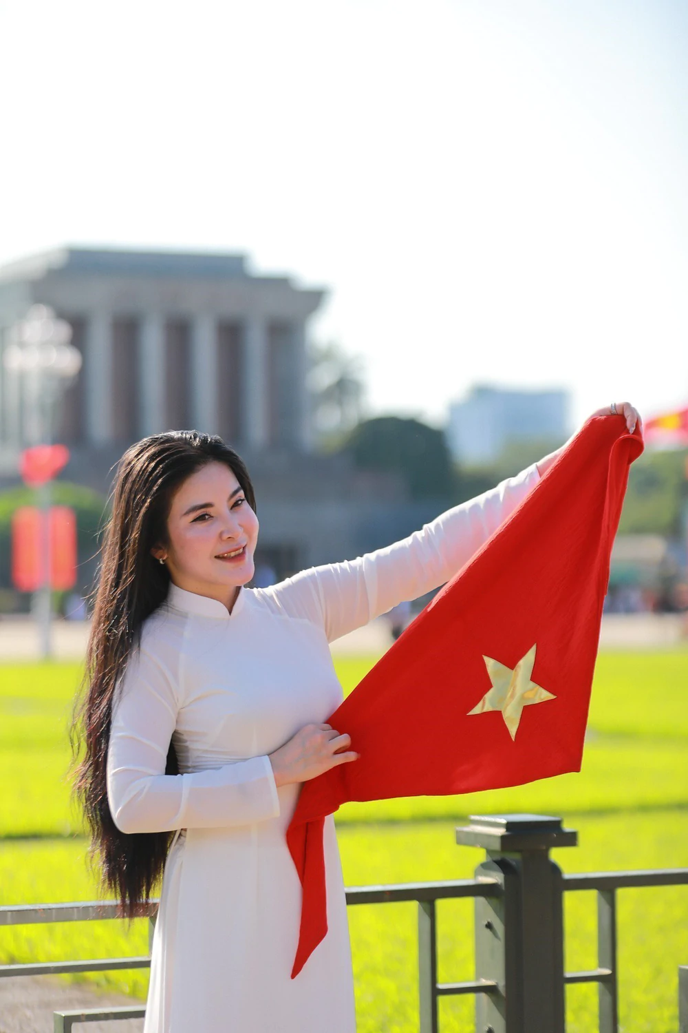 Quảng trường Ba Đình đỏ rộn ràng ngày Quốc khánh - Ảnh 12. Quảng trường Ba Đình đỏ rộn ràng ngày Quốc khánh - Ảnh 12.