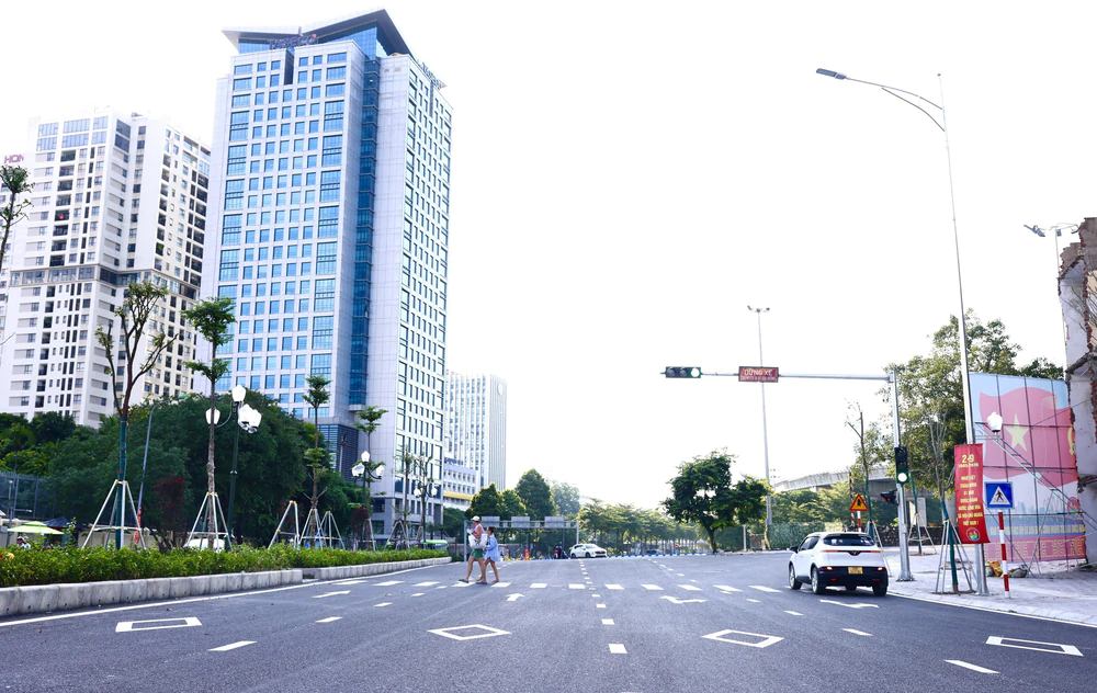 Hà Nội thông xe kỹ thuật đường Vành đai 1 đoạn Hoàng Cầu - Voi Phục - Ảnh 2. Hà Nội thông xe kỹ thuật đường Vành đai 1 đoạn Hoàng Cầu - Voi Phục - Ảnh 2.