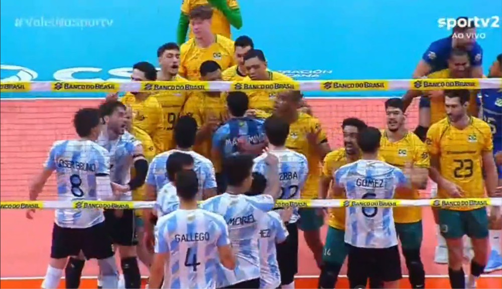 Brazil và Argentina ẩu đả sau trận chung kết bóng chuyền Nam Mỹ - Ảnh 2. Brazil và Argentina ẩu đả sau trận chung kết bóng chuyền Nam Mỹ - Ảnh 2.