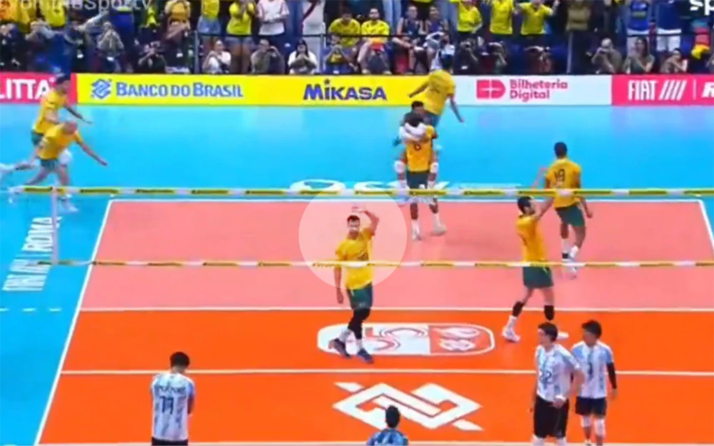 Brazil và Argentina ẩu đả sau trận chung kết bóng chuyền Nam Mỹ - Ảnh 1. Brazil và Argentina ẩu đả sau trận chung kết bóng chuyền Nam Mỹ - Ảnh 1.