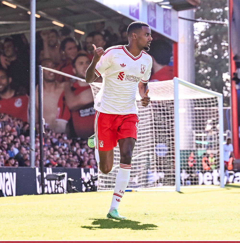 Isak Ghi Bàn Quyết Định, Liverpool Thắng Nhọc Bournemouth - Ảnh 1.