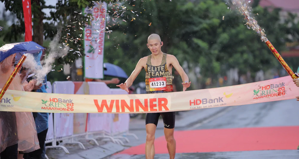 Triệu Tiến Luyện lập hat-trick, Lê Thị Hà hoàn tất cú đúp tại "đường đua xanh" Cần Giờ - Ảnh 2. Triệu Tiến Luyện lập hat-trick, Lê Thị Hà hoàn tất cú đúp tại "đường đua xanh" Cần Giờ - Ảnh 2.