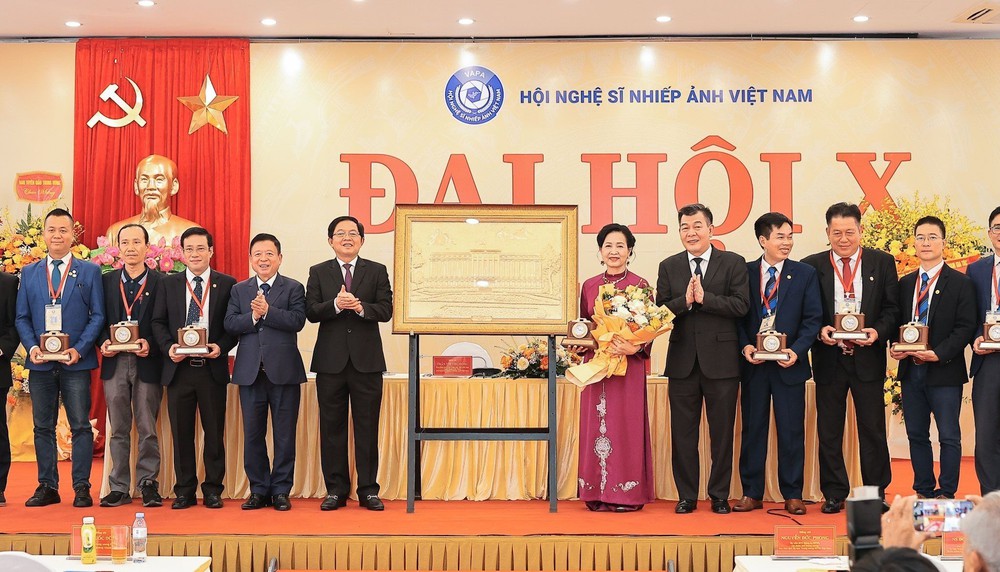 Nhiếp ảnh - phát triển xứng tầm trong chiến lược công nghiệp văn hóa - Ảnh 1. Nhiếp ảnh - phát triển xứng tầm trong chiến lược công nghiệp văn hóa - Ảnh 1.