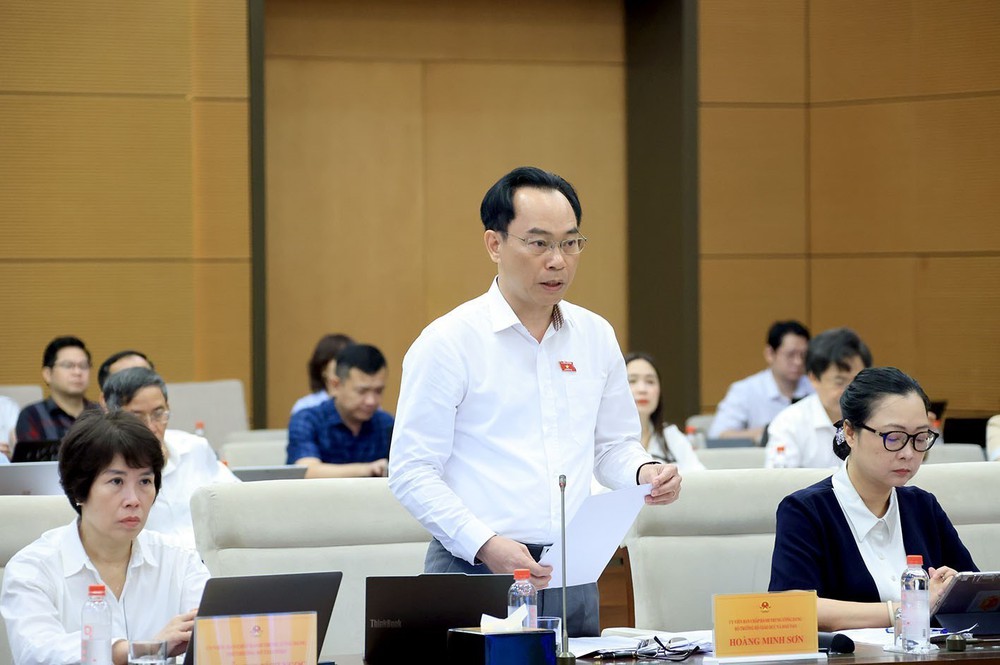 Bộ trưởng Hoàng Minh Sơn giải đáp nhiều vấn đề trọng tâm của ngành Giáo dục - Ảnh 3. Bộ trưởng Hoàng Minh Sơn giải đáp nhiều vấn đề trọng tâm của ngành Giáo dục - Ảnh 3.