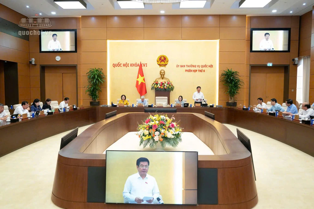 Đề xuất cấm toàn diện thuốc lá điện tử, thuốc lá nung nóng tại Việt Nam - Ảnh 2.