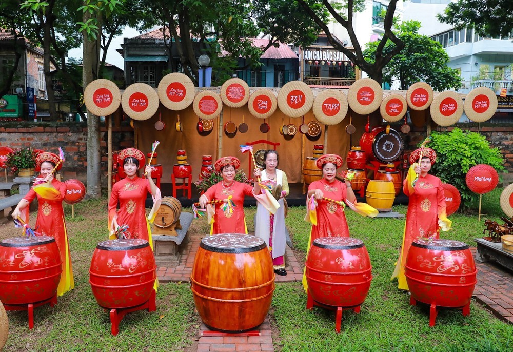 Nhìn lại Festival Thăng Long - Hà Nội 2026: Nối dài "dòng chảy di sản" - Ảnh 2. Nhìn lại Festival Thăng Long - Hà Nội 2026: Nối dài "dòng chảy di sản" - Ảnh 2.
