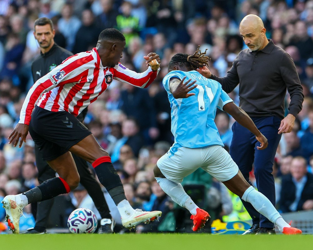 Quan điểm: Dẫn đầu bảng, Man City vẫn nhiều nỗi lo - Ảnh 1.