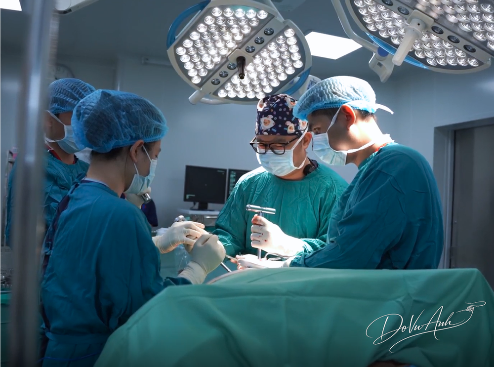Thay khớp háng không cắt cơ SuperPath giúp phục hồi sớm, không tăng chi phí - Ảnh 1.