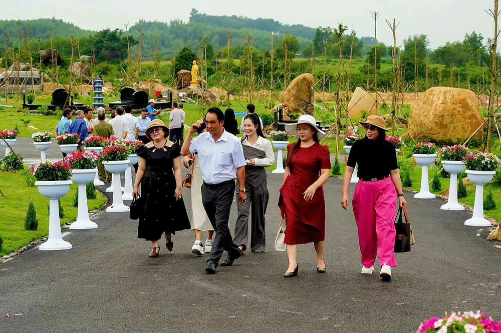 Xây dựng Công viên Nghĩa trang Xuân Lộc: xanh - sạch - trang nghiêm - văn minh và bền vững - Ảnh 3.