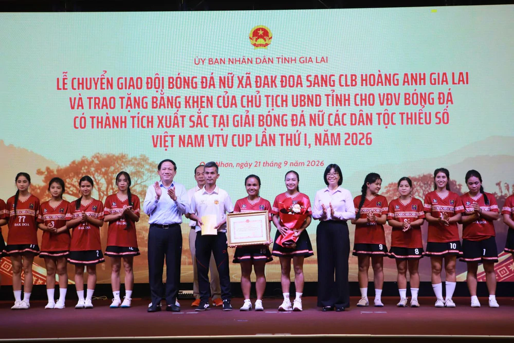 HAGL tiếp nhận đội bóng nữ là á quân giải các dân tộc thiểu số Việt Nam, hướng tới giải VĐQG 2027 - Ảnh 2. HAGL tiếp nhận đội bóng nữ là á quân giải các dân tộc thiểu số Việt Nam, hướng tới giải VĐQG 2027 - Ảnh 2.