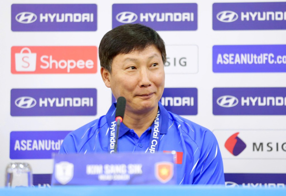 Quang Hải chia tay đội tuyển Việt Nam trong ngày hội quân trước FIFA Asean Cup - Ảnh 2. Quang Hải chia tay đội tuyển Việt Nam trong ngày hội quân trước FIFA Asean Cup - Ảnh 2.