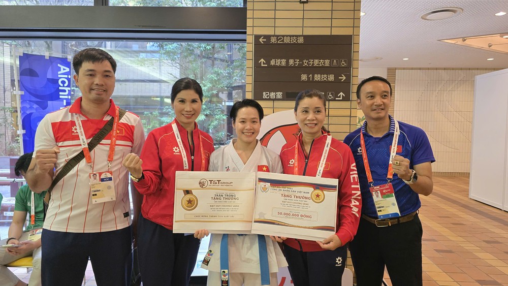 Bộ ba VĐV karate Việt Nam nhận thưởng lớn sau HCV ASIAD 2026 - Ảnh 1. Bộ ba VĐV karate Việt Nam nhận thưởng lớn sau HCV ASIAD 2026 - Ảnh 1.