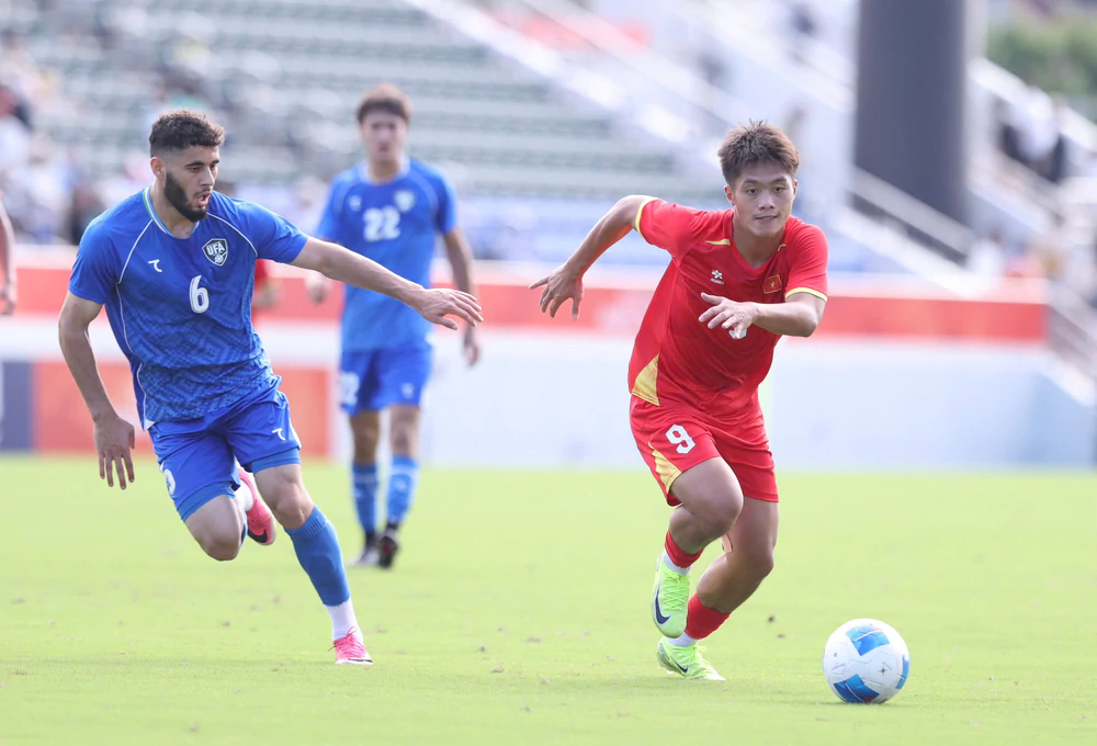 Lượt trận cuối bảng C môn bóng đá nam ASIAD 2026, U23 Việt Nam 0-2 U23 Uzbekistan: Vào tứ kết với nhiều mối lo - Ảnh 1. Lượt trận cuối bảng C môn bóng đá nam ASIAD 2026, U23 Việt Nam 0-2 U23 Uzbekistan: Vào tứ kết với nhiều mối lo - Ảnh 1.