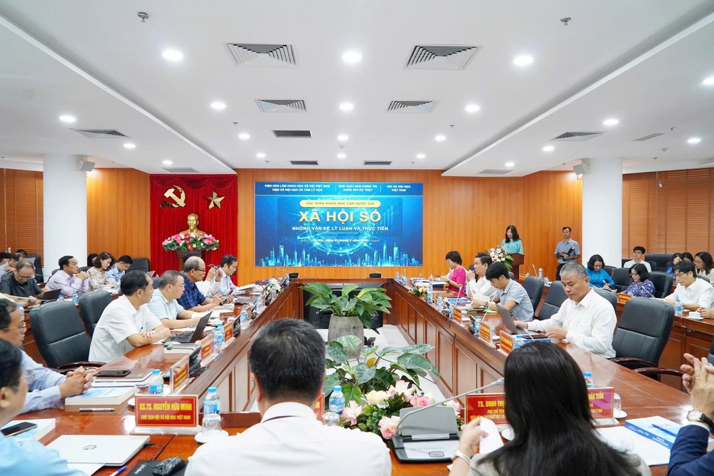  Lời giải cho những nguy cơ nảy sinh từ xã hội số - Ảnh 1.