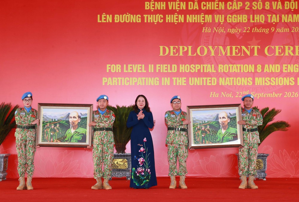 Lễ xuất quân Bệnh viện dã chiến cấp 2 số 8 và Đội Công binh số 5 lên đường thực hiện nhiệm vụ GGHB LHQ - Ảnh 9. Lễ xuất quân Bệnh viện dã chiến cấp 2 số 8 và Đội Công binh số 5 lên đường thực hiện nhiệm vụ GGHB LHQ - Ảnh 9.
