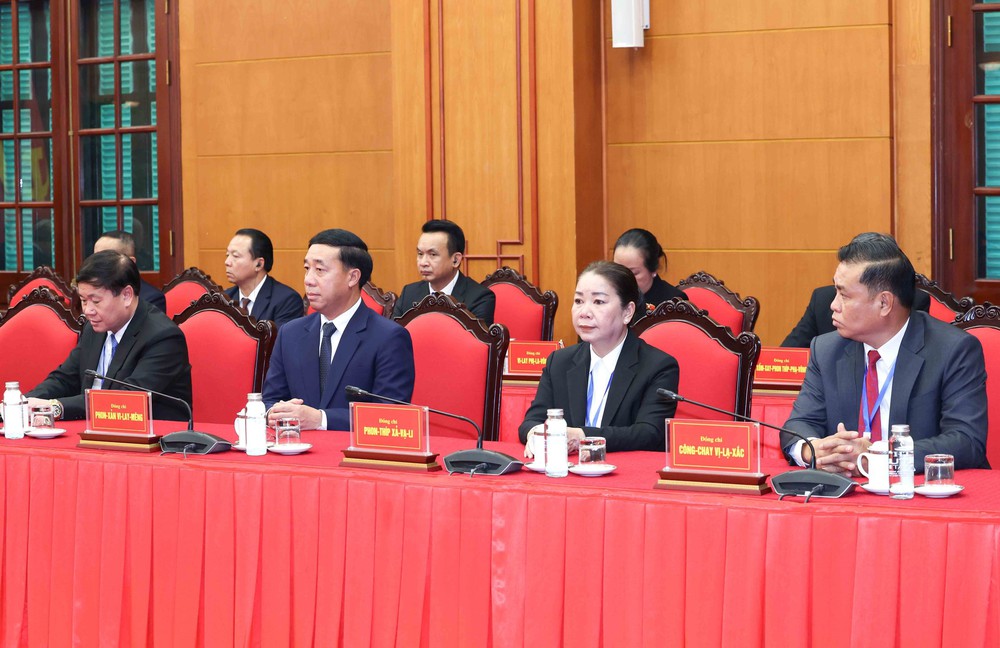 Thường trực Ban Bí thư Trần Cẩm Tú tiếp Đoàn cán bộ cấp cao Đảng Nhân dân Cách mạng Lào - Ảnh 4.