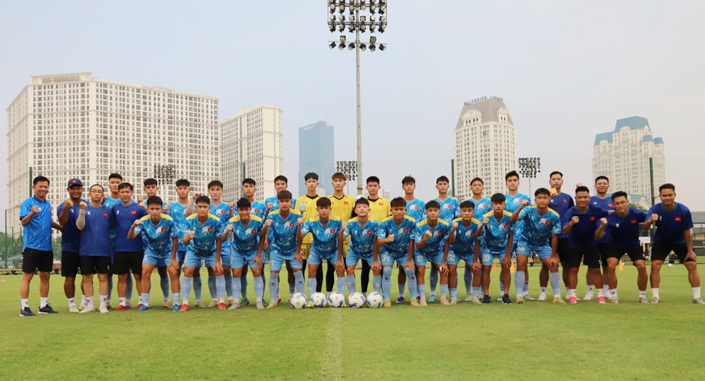 HLV Hoàng Anh Tuấn đưa U16 Việt Nam đấu Australia và Trung Quốc - Ảnh 1. HLV Hoàng Anh Tuấn đưa U16 Việt Nam đấu Australia và Trung Quốc - Ảnh 1.