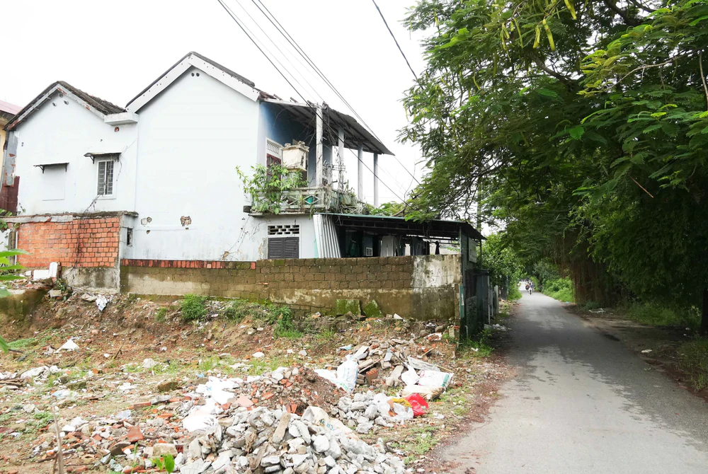 Huế: Sau 7 năm, dự án tại khu vực 1 di tích Kinh thành Huế vẫn vướng mặt bằng - Ảnh 4. Huế: Sau 7 năm, dự án tại khu vực 1 di tích Kinh thành Huế vẫn vướng mặt bằng - Ảnh 4.