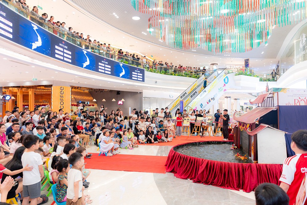 Vincom Moonifest: Lên đồ nhập hội, rước đèn đón may mùa Trung thu - Ảnh 8. Vincom Moonifest: Lên đồ nhập hội, rước đèn đón may mùa Trung thu - Ảnh 8.