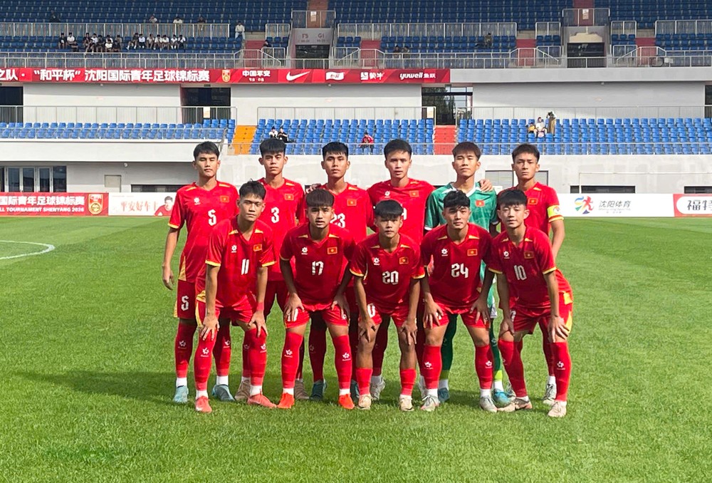 U16 Việt Nam ghi 2 bàn vào lưới Australia trong ngày ra quân CFA Team China 2026 - Ảnh 1. U16 Việt Nam ghi 2 bàn vào lưới Australia trong ngày ra quân CFA Team China 2026 - Ảnh 1.