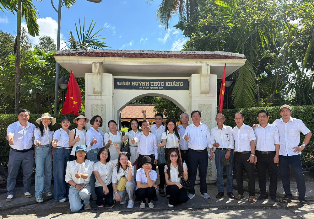 Tìm về địa chỉ đỏ để giữ mạch nguồn truyền thống quê hương - Ảnh 3. Tìm về địa chỉ đỏ để giữ mạch nguồn truyền thống quê hương - Ảnh 3.