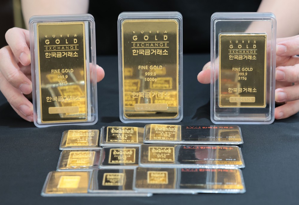 Giá vàng mất đà tăng do kỳ vọng nâng lãi suất đẩy đồng USD lên giá - Ảnh 1. Giá vàng mất đà tăng do kỳ vọng nâng lãi suất đẩy đồng USD lên giá - Ảnh 1.