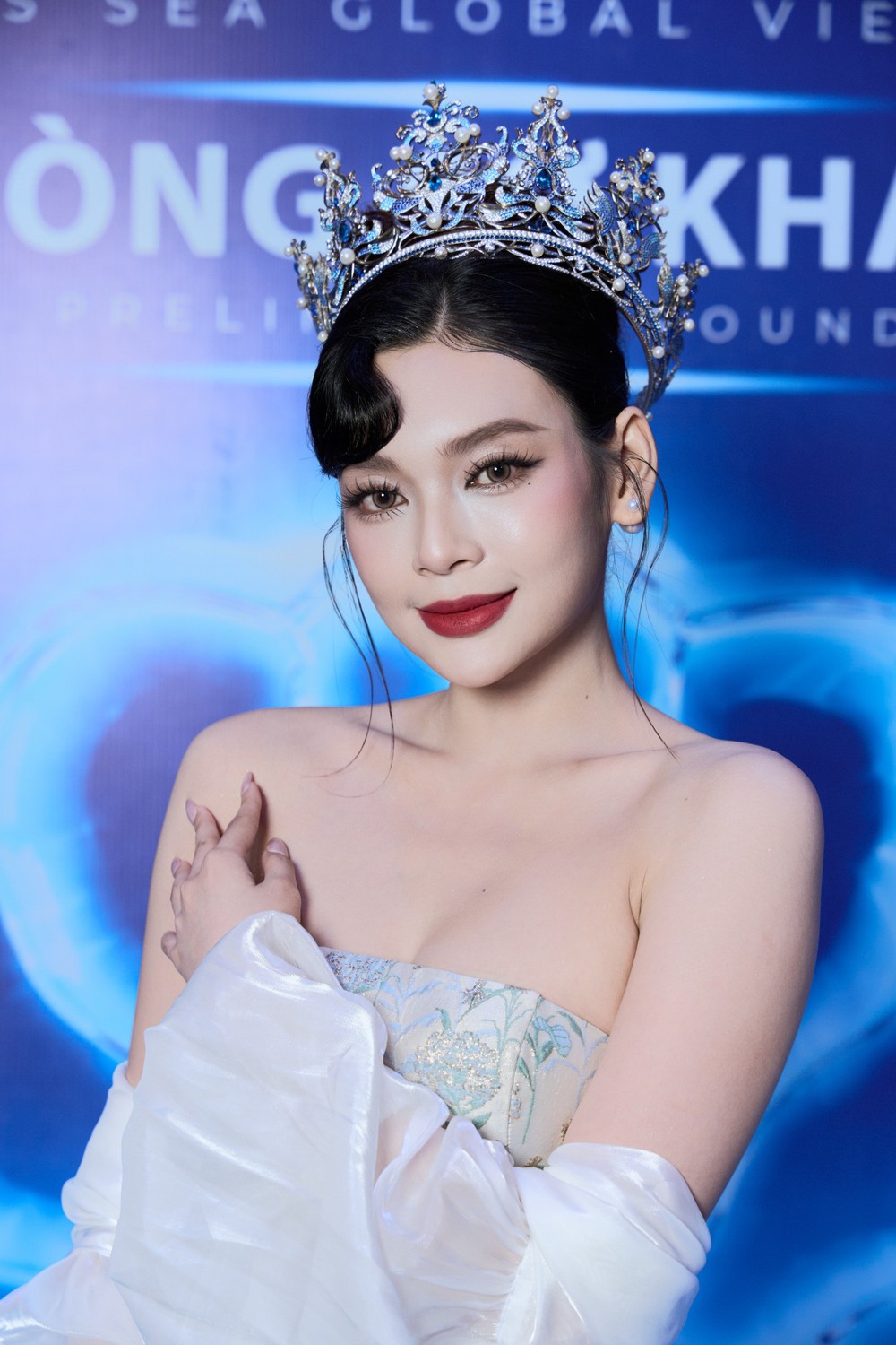 Hoa hậu Nguyễn Hoài Phương Anh hồi hộp khi lần đầu làm giám khảo cuộc thi sắc đẹp - Ảnh 1. Hoa hậu Nguyễn Hoài Phương Anh hồi hộp khi lần đầu làm giám khảo cuộc thi sắc đẹp - Ảnh 1.