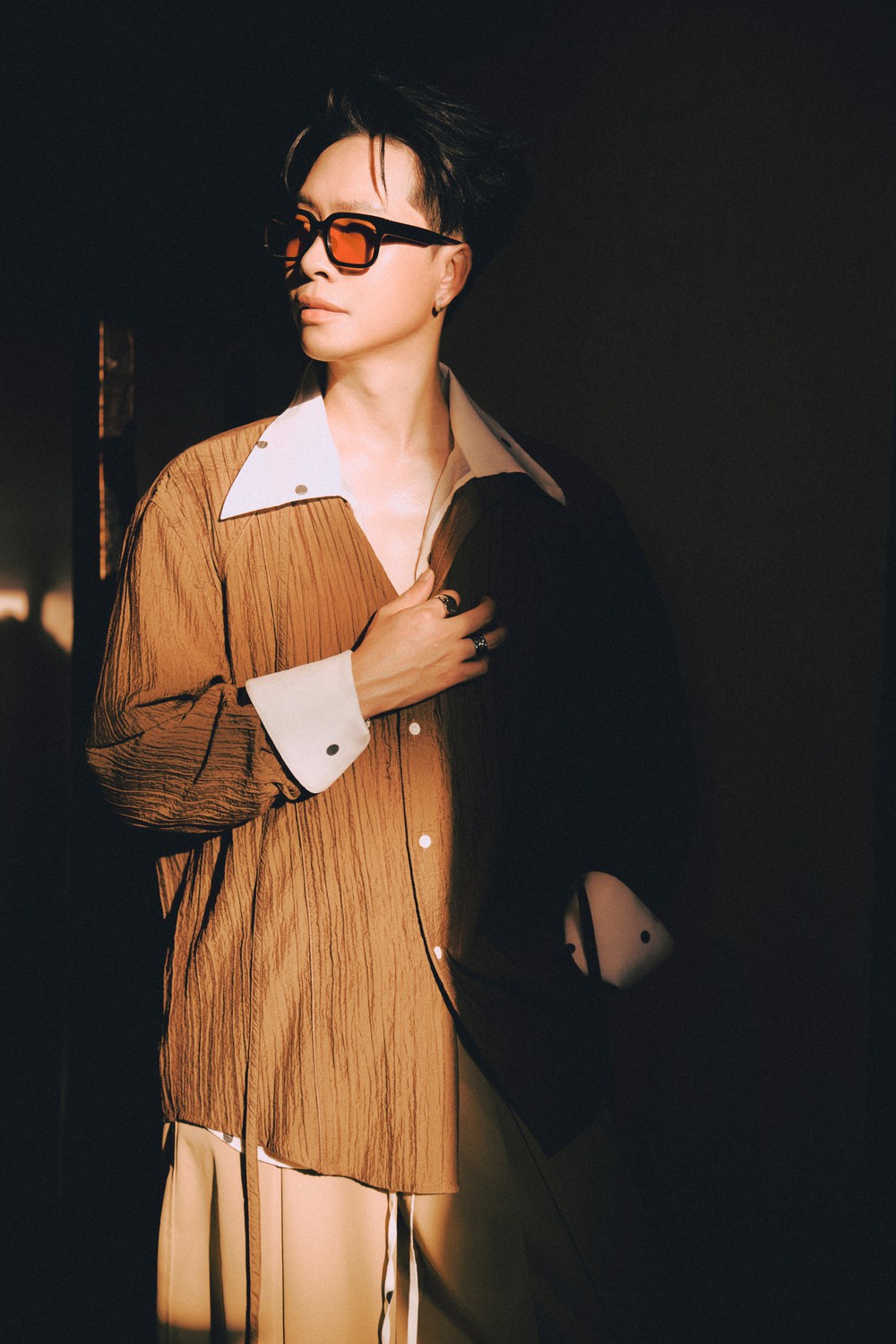 Emcee L ra mắt album solo đầu tiên "Kịch bản đầu tiên" - Ảnh 2. Emcee L ra mắt album solo đầu tiên "Kịch bản đầu tiên" - Ảnh 2.