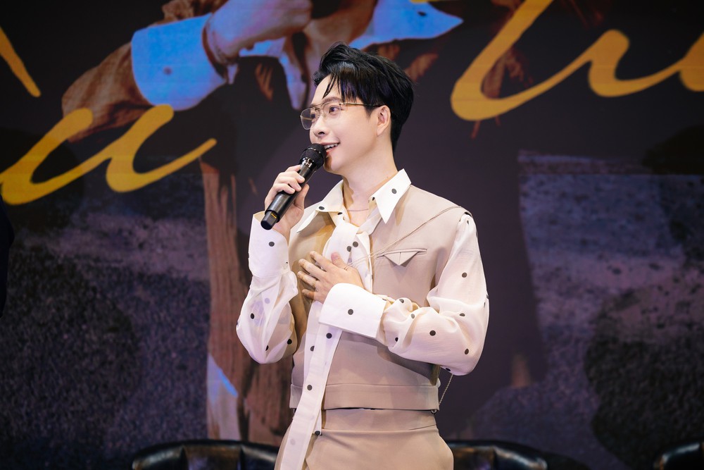 Emcee L ra mắt album solo đầu tiên "Kịch bản đầu tiên" - Ảnh 1. Emcee L ra mắt album solo đầu tiên "Kịch bản đầu tiên" - Ảnh 1.