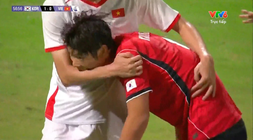 TRỰC TIẾP bóng đá U23 Việt Nam 0-1 U23 Hàn Quốc (H2): Văn Thuận bị từ chối bàn thắng - Ảnh 2. TRỰC TIẾP bóng đá U23 Việt Nam 0-1 U23 Hàn Quốc (H2): Văn Thuận bị từ chối bàn thắng - Ảnh 2.