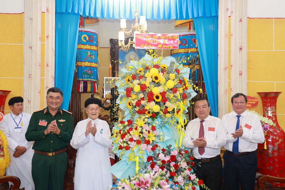 Đại lễ Hội yến Diêu Trì Cung: Giữ gìn nét văn hóa, tín ngưỡng Cao Đài - Ảnh 2. Đại lễ Hội yến Diêu Trì Cung: Giữ gìn nét văn hóa, tín ngưỡng Cao Đài - Ảnh 2.