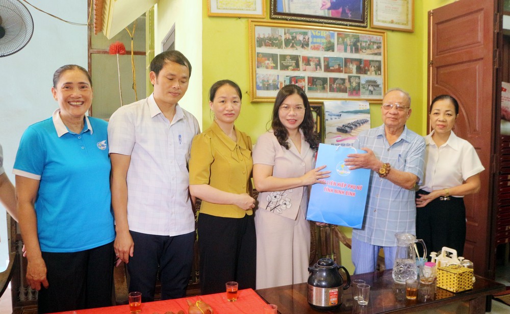 Những "bông hoa thép" Lam Hạ trong ký ức người ở lại - Ảnh 4. Những "bông hoa thép" Lam Hạ trong ký ức người ở lại - Ảnh 4.