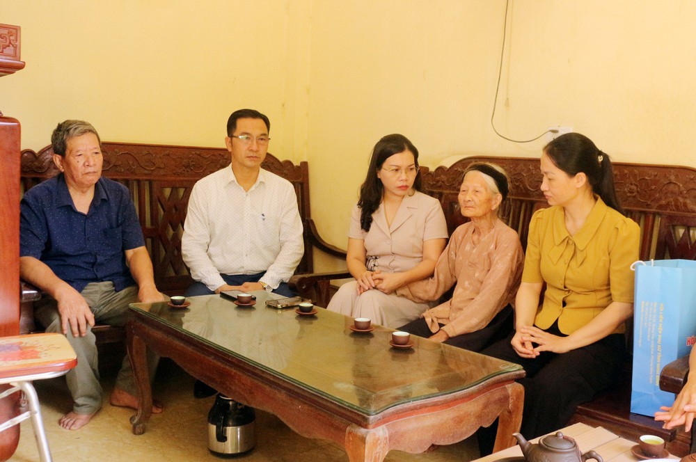 Những "bông hoa thép" Lam Hạ trong ký ức người ở lại - Ảnh 1. Những "bông hoa thép" Lam Hạ trong ký ức người ở lại - Ảnh 1.