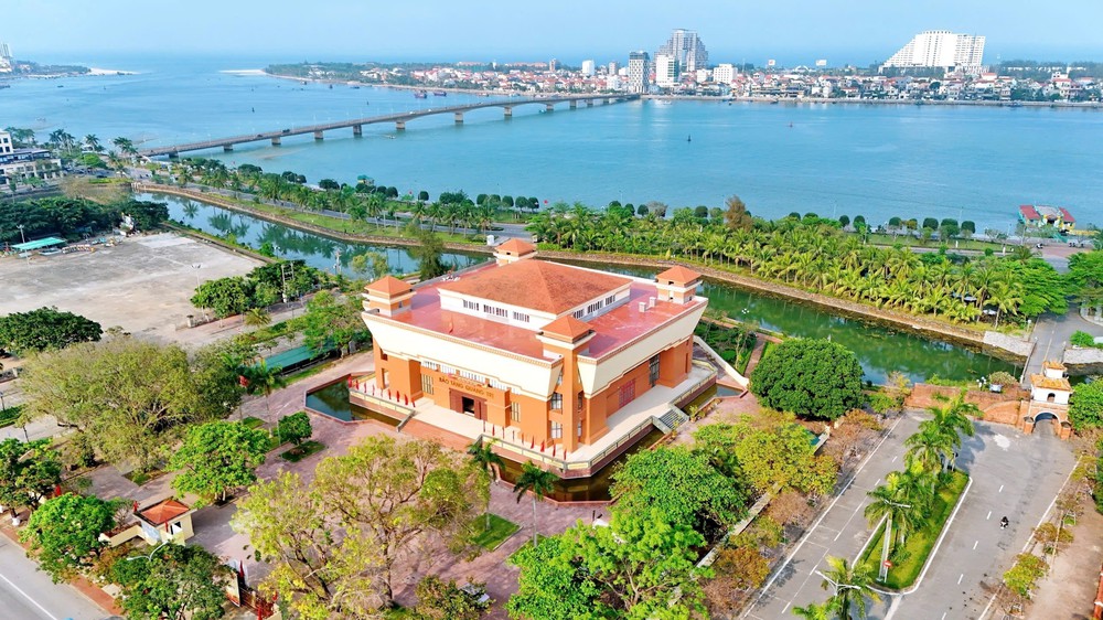Nghị quyết 26-NQ/TW: Chuyển từ tăng lượng khách sang nâng giá trị du lịch - Ảnh 1.
