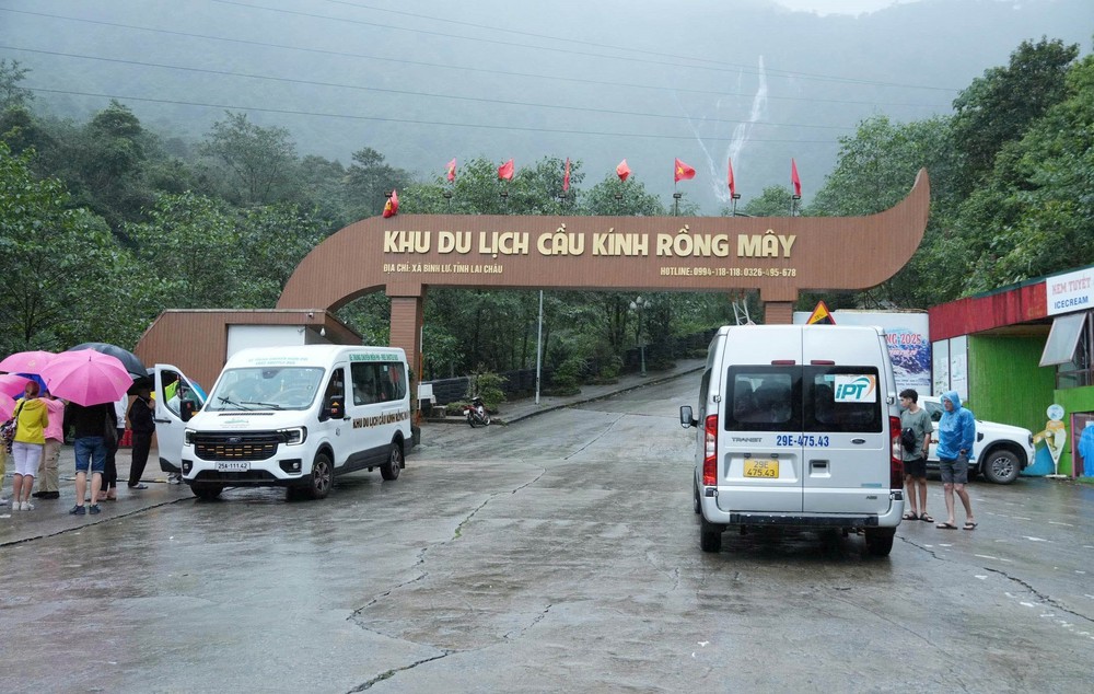 Khu du lịch Cầu kính Rồng Mây hoạt động trở lại từ ngày 1/10/2026 - Ảnh 1.