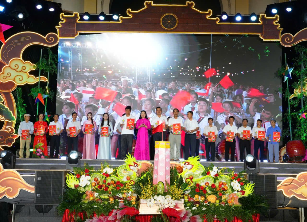 Trung thu Thành cổ, Sơn Tây xứ Đoài năm 2026: Lung linh đêm hội trăng rằm, lan tỏa giá trị truyền thống - Ảnh 1.