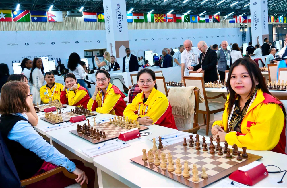 Cờ vua Việt Nam bứt phá tại Olympiad 2026: Giành HCV Category B, đội nữ lọt Top 10 thế giới - Ảnh 1. Cờ vua Việt Nam bứt phá tại Olympiad 2026: Giành HCV Category B, đội nữ lọt Top 10 thế giới - Ảnh 1.