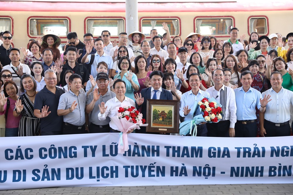 "Kết nối miền Di sản" bằng tàu du lịch cao cấp - Ảnh 3.