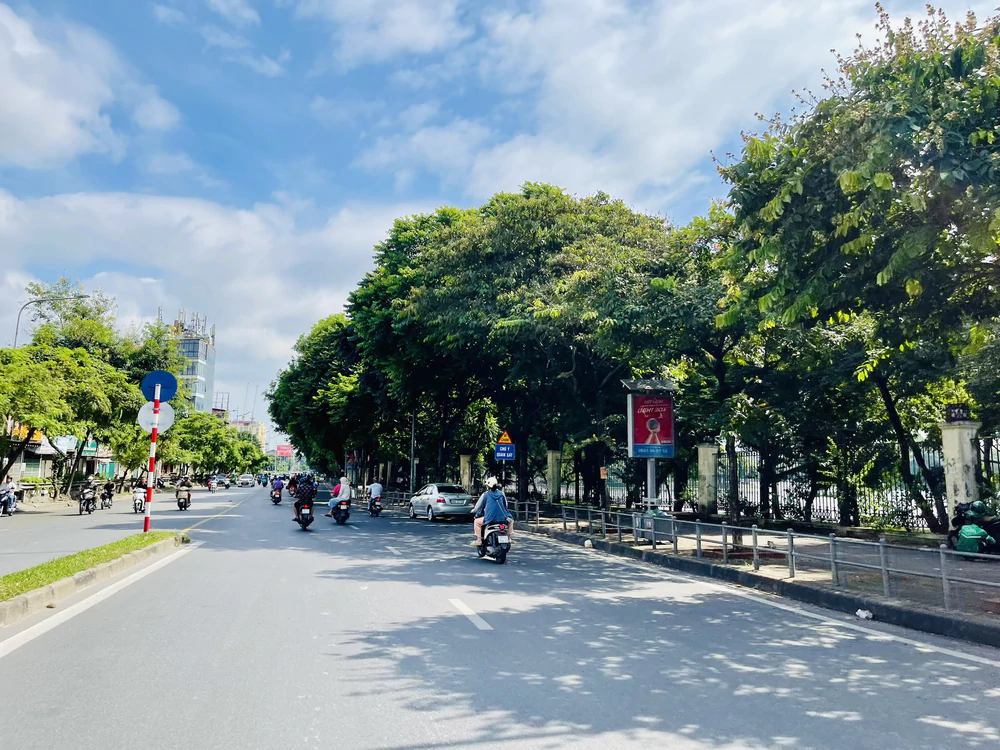 Thời tiết ngày 29/9: Bắc Bộ và Trung Bộ có nơi nắng nóng trên 36 độ C - Ảnh 1.