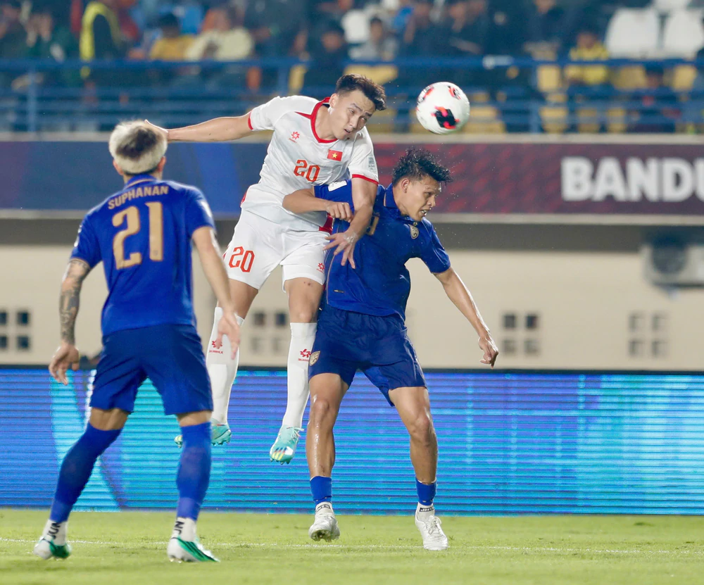 Tin nóng thể thao sáng 30/9: Trang chủ FIFA lên tiếng khi ĐT Việt Nam dứt chuỗi 27 trận bất bại - Ảnh 1.