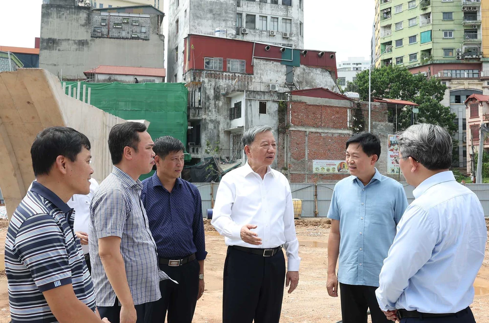 Đề cử Giải thưởng Bùi Xuân Phái - Vì tình yêu Hà Nội 2026: Tháo gỡ điểm nghẽn, mở rộng không gian phát triển Thủ đô - Ảnh 1. Đề cử Giải thưởng Bùi Xuân Phái - Vì tình yêu Hà Nội 2026: Tháo gỡ điểm nghẽn, mở rộng không gian phát triển Thủ đô - Ảnh 1.