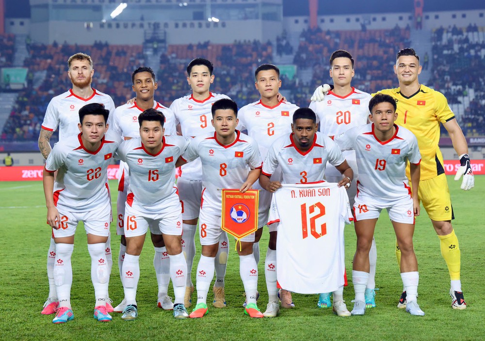 Tin nóng bóng đá Việt hôm nay 30/9: ĐT Việt Nam quyết thắng Pakistan; Adou Minh tiếc nuối sau trận thua Thái Lan - Ảnh 1.