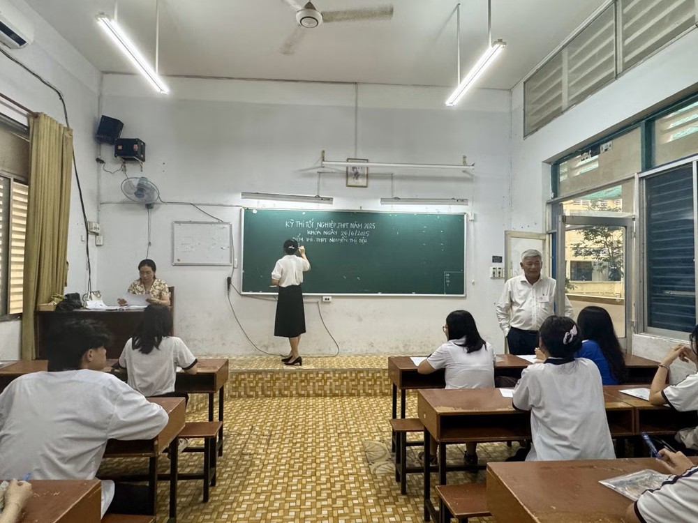 Từng bước đưa tiếng Anh trở thành ngôn ngữ thứ hai trong trường học - Ảnh 1. Từng bước đưa tiếng Anh trở thành ngôn ngữ thứ hai trong trường học - Ảnh 1.