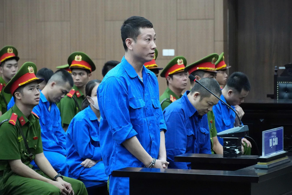 Vụ Viện Pháp y tâm thần Trung ương: Mâu thuẫn trong lời khai môi giới, đưa và nhận hối lộ - Ảnh 2. Vụ Viện Pháp y tâm thần Trung ương: Mâu thuẫn trong lời khai môi giới, đưa và nhận hối lộ - Ảnh 2.